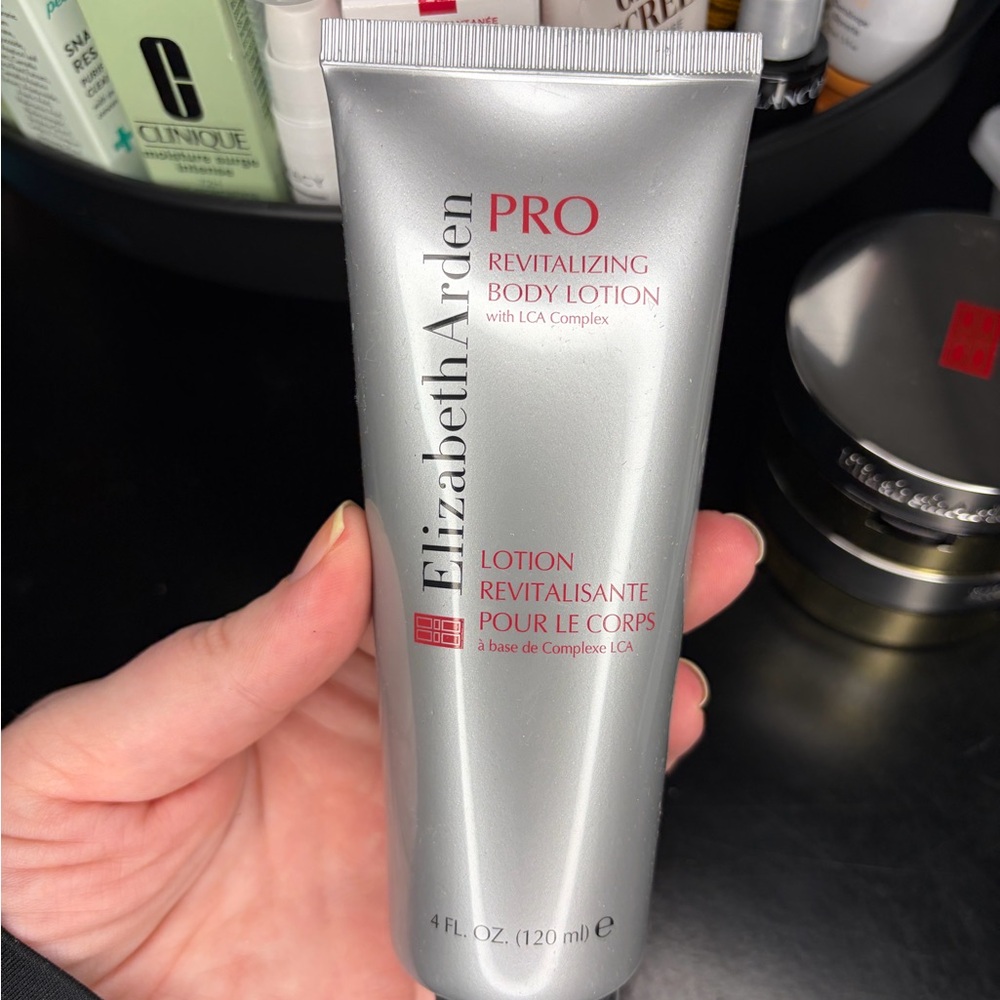 Elizabeth Arden PRO Revitalizing Body Lotion